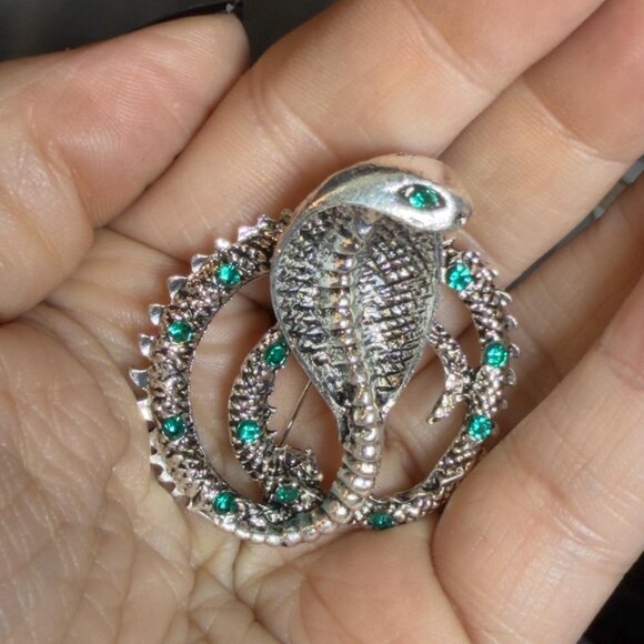 Cobra Brooch Rhinestone Snake Silver Tone 2 Inch - Picture 7 of 8